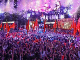 Punit Balan’s DJ-Free Joint Dahi Handi | पुनीत बालन ग्रुप की संयुक्त ‘डीजेमुक्त दहीहंडी’ का रोमांच देख अभिभूत हुए पुणेवासी (Videos)