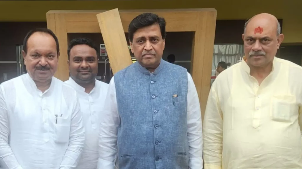 MLA Jitesh Antapurkar Meet BJP Leader