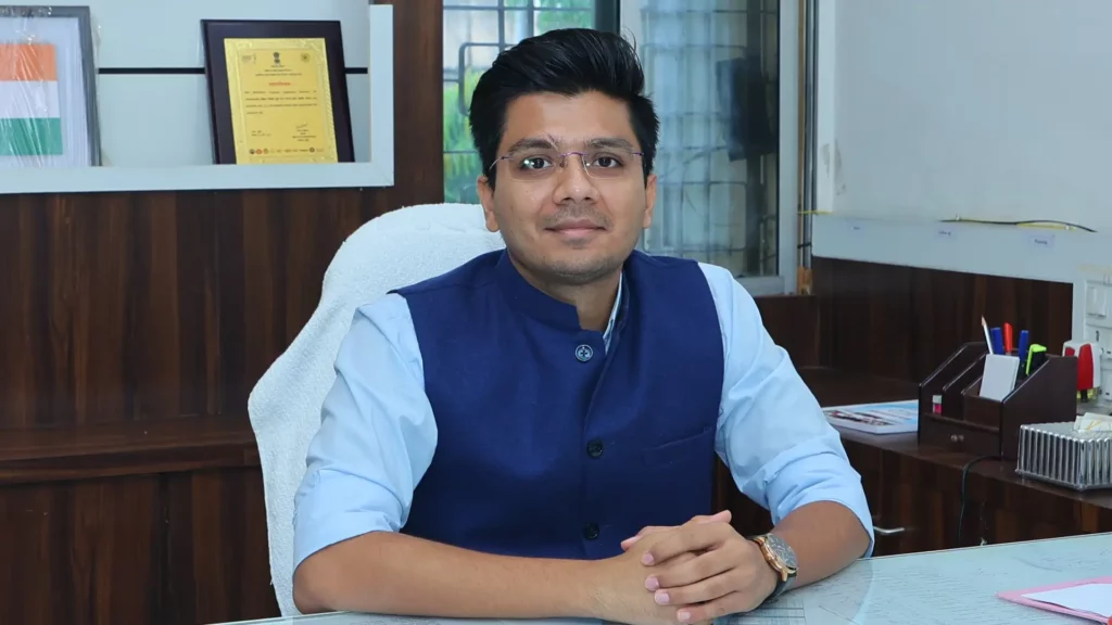 IAS Shubham Gupta