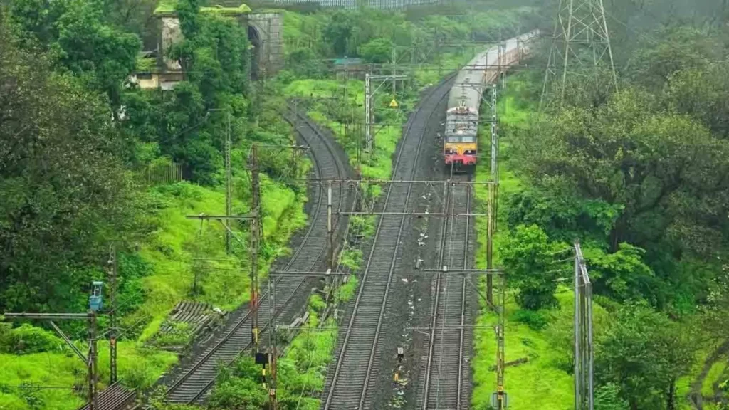 Mumbai-Pune News Railway Line