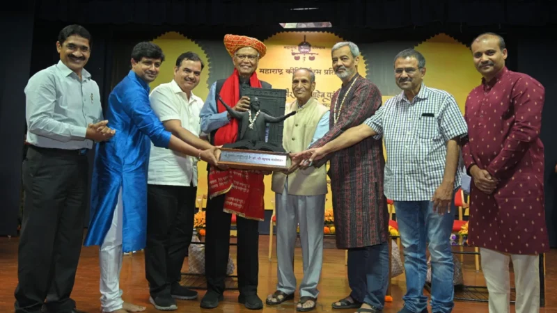 Shivshahir Babasaheb Purandare Award