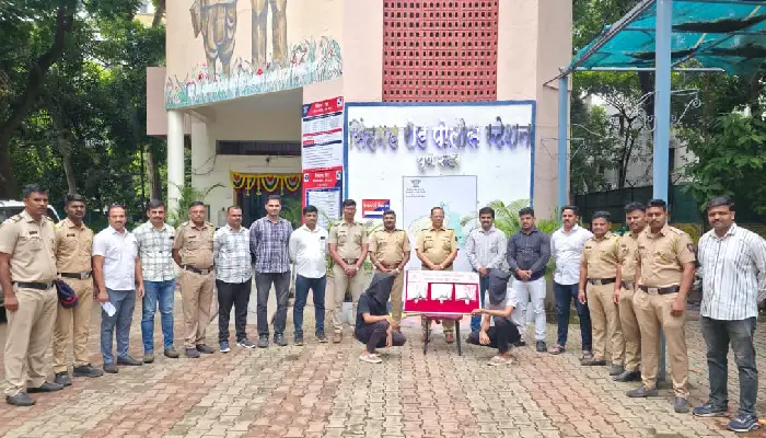 Pune Crime News | Pune: Singhgad Road police seized 3 pistols and 4 cartridges from a minor criminal along with a criminal with a record.