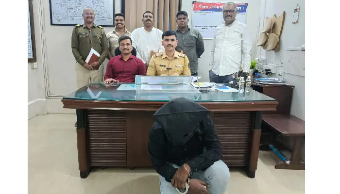 Pune Crime News | Criminal caught celebrating his brother's birthday by bursting firecrackers near Yerwada jail wall