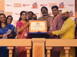 Shrimant Bhausaheb Rangari Ganpati । पुण्यात बारा हजारांहून अधिक विद्यार्थ्यांनी गणेशस्तोत्र गायनातून रचला जागतिक रेकॉर्ड