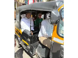 Chandrakant Patil | गणपती दर्शनासाठी चंद्रकांतदादा पाटील यांचा रिक्षाने प्रवास; मानाच्या पाचही गणपतींसह दगडूशेठ, भाऊ रंगारी गणपतीचे घेतले दर्शन