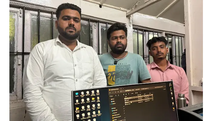 Pune Crime News | Pune: The driver of a traffic towing van who threatened a fine of 10,000 to extort 3,000 rupees and 2 towing workers were arrested by the anti-extortion squad.