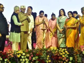 Pune Festival 2026 : 38 व्या पुणे फेस्टिव्हलचे दिमाखदार उद्घाटन ! ‘मोठ्या इमारतींनी नव्हे तरकला-संस्कृतीच्या जतनाने शहराचा विकास’ – उपराष्ट्रपती राधाकृष्णन