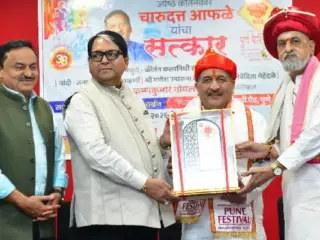 Pune Festival | कीर्तन परंपरा युवा पिढीपर्यंत पोहोचविण्याची गरज ! ज्येष्ठ कीर्तनकार डॉ. चारुदत्त आफळे यांचा पुणे फेस्टिव्हलतर्फे सन्मान (Video)