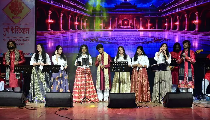 Pune Festival 2026 | Enthusiastic response to ‘Choir Veera’ at Pune Festival; a unique blend of Western harmony with Indian songs.