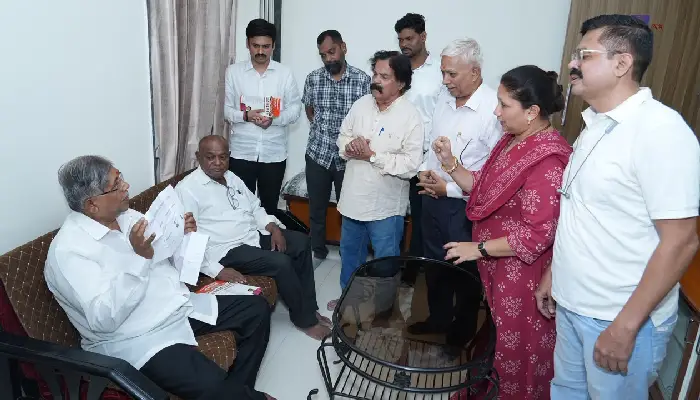 Pune Graduate and Teachers' Constituencies | Chandrakant Dada campaigning door-to-door in Pune for Pune graduates and teachers' constituencies; guiding voters about voting and urging them to vote