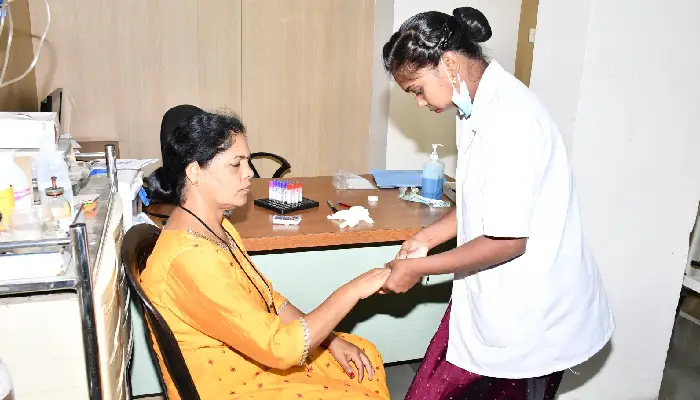 Shri Mahalaxmi Temple Sarasbaug | Health camp organized by Shri Mahalaxmi Temple examined 350 women