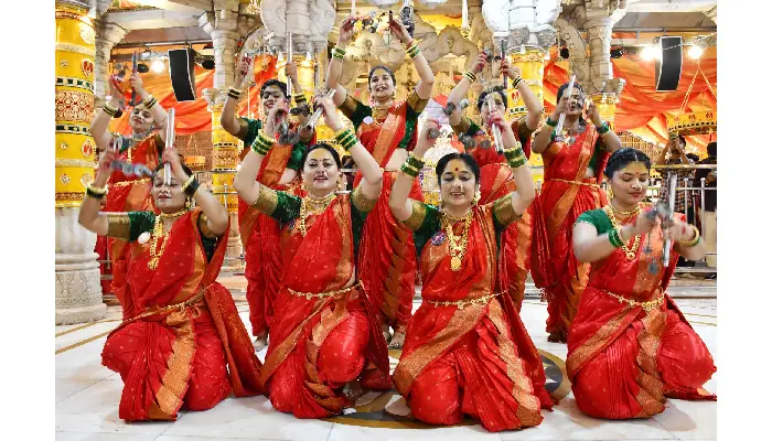 Shri Mahalaxmi Temple, Sarasbag | Unique worship of the Goddess by the Tejaswini Women's Lezim Troupe (Videos)