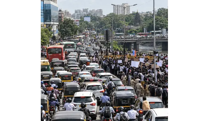 Pune Traffic Updates | Pune: Traffic speed slows by 123%; roads in the central area choked due to MPSC student protests.