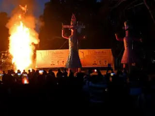 Punit Balan Group (PBG) | श्रीनगरमध्ये दसऱ्याचा उत्साह; सामाजिक सलोख्याचे दर्शन ! पुनीत बालन ग्रुपच्या सहकार्याने शेर-ए-काश्मीर स्टेडियमवर दसरा उत्साहात