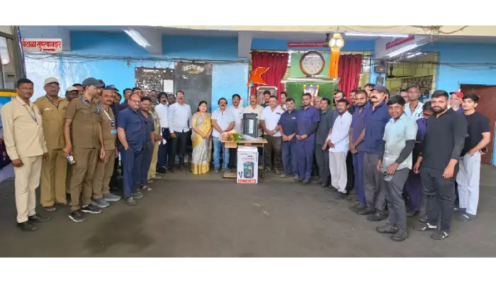 Creative Foundation Pune | The work of PMPML employees serving Pune citizens even in adverse conditions is commendable - Sandeep Khardekar